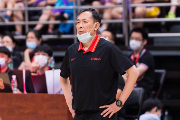 壹号娱乐APP 许利民：关键时刻方硕挺身而出未辜负教练组厚望 核心球员复出指日可待